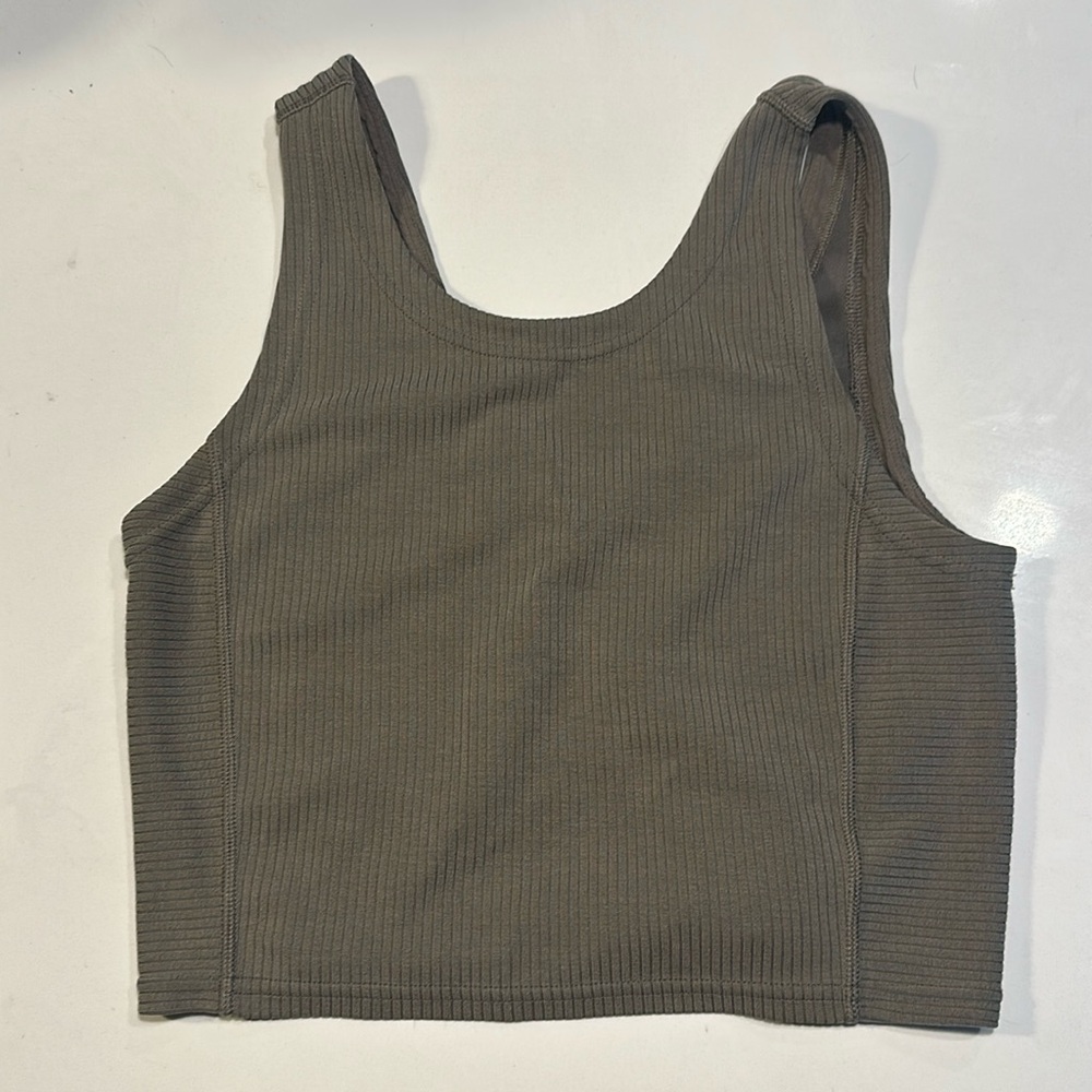 Lululemon in tank size 6 
Worn once